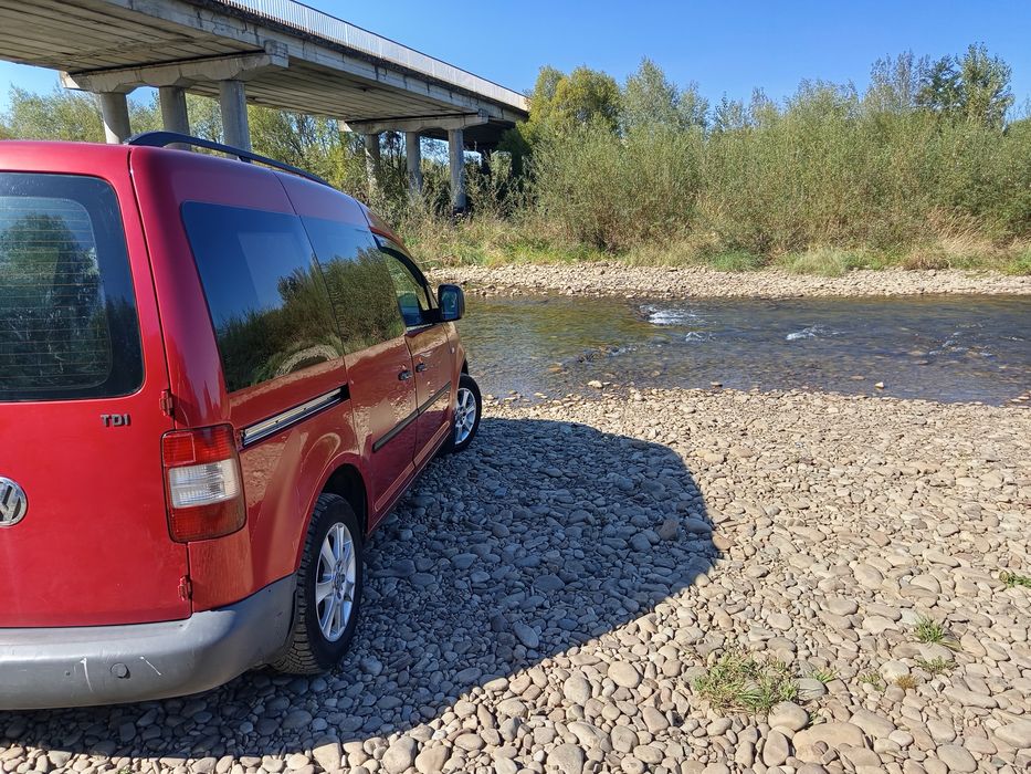 Aвтомобіль Фольксваген Caddy 3