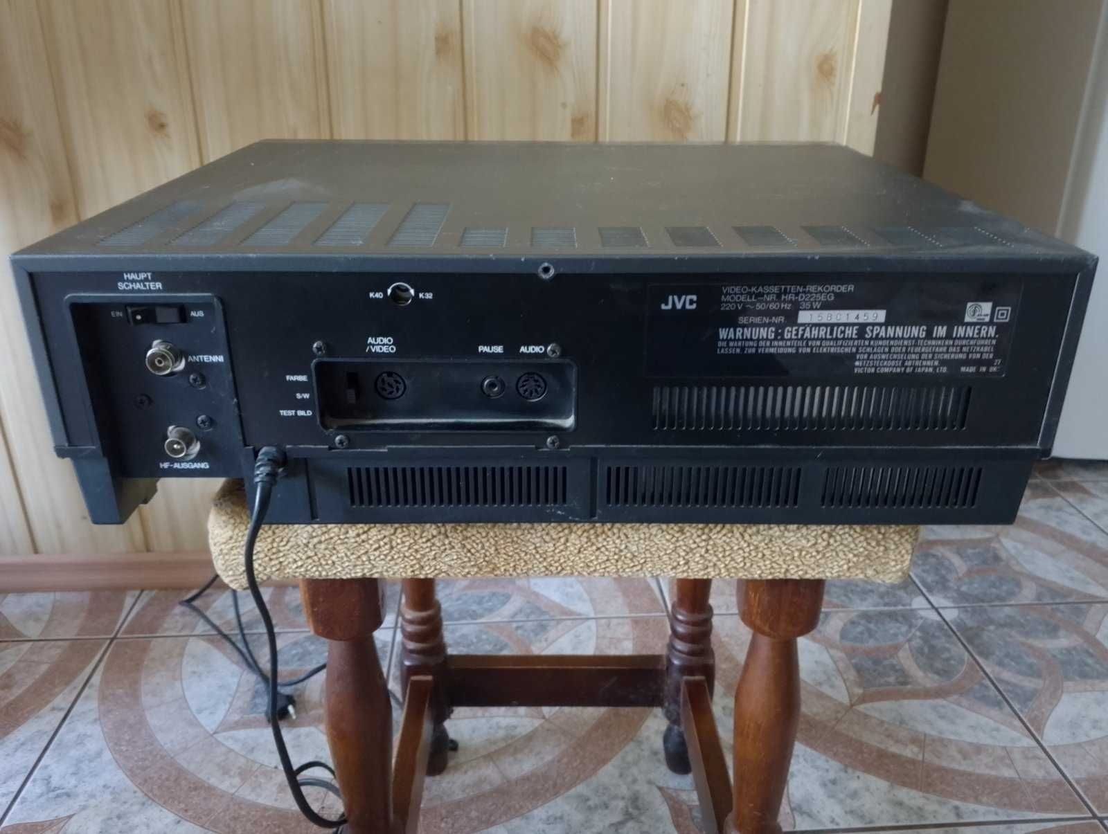 Відеомагнітофон JVC HR-D225EG