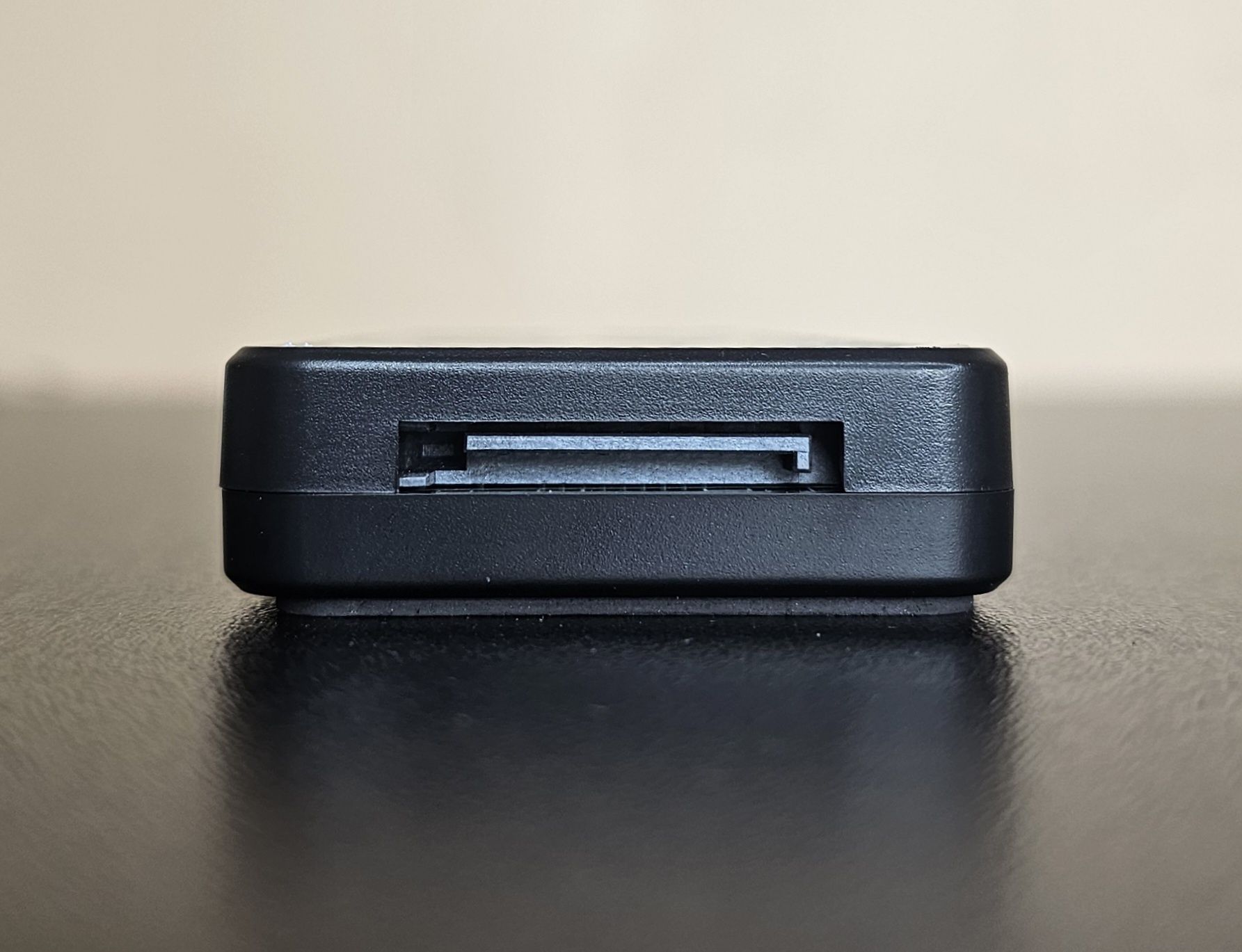 Контролер для вентиляторів Hub для PWM/ARGB
