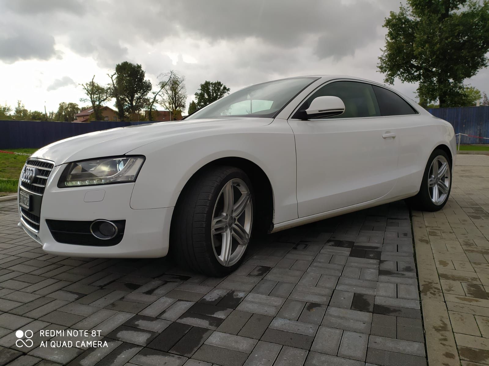 Sprzedam Audi A5 rok 2009 .Przebieg 220 tys km silnik 2,7 diesel.