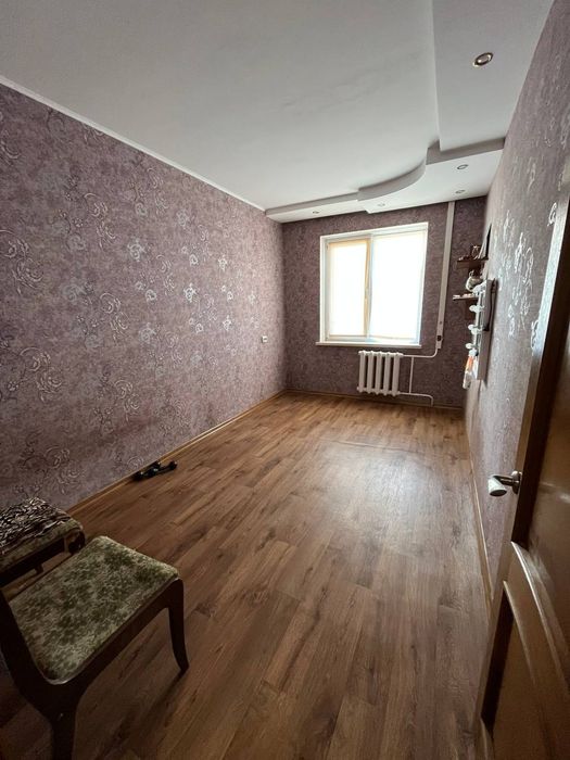 Продаж З кімнатной квартири 5 мрк.Зарічний