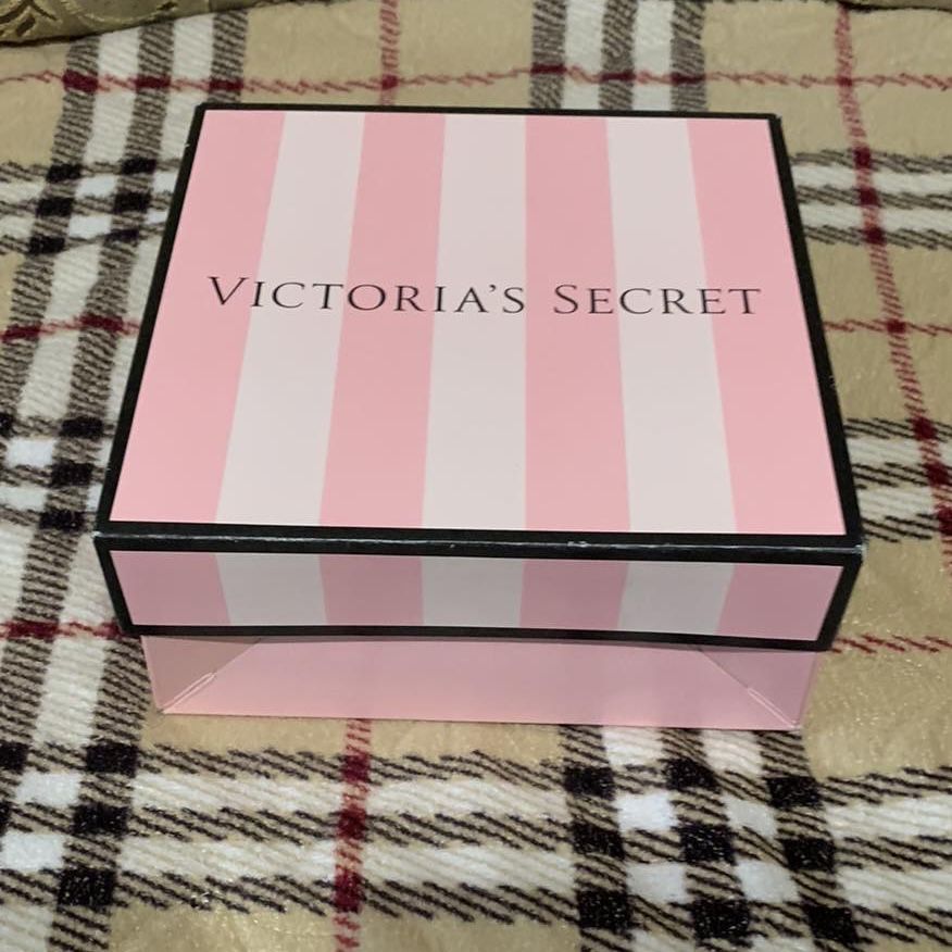 Коробки подарочные Victoria’s Secret