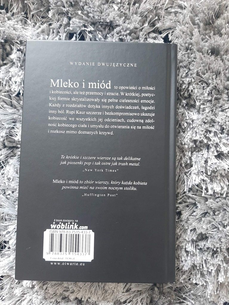 Mleko i miód Rupi Kaur