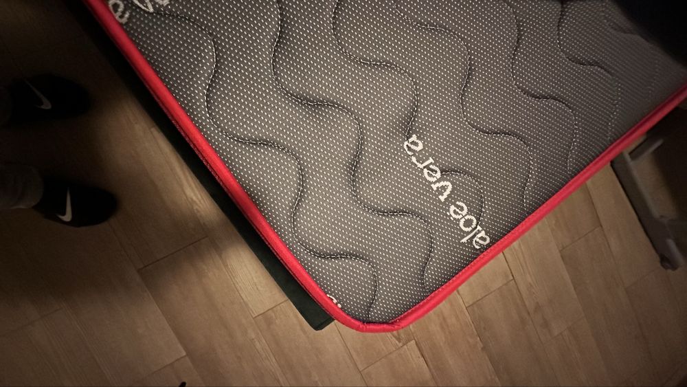 Cama + Colchão + Estrado (Oferta 2x Mesas Cabeceira)
