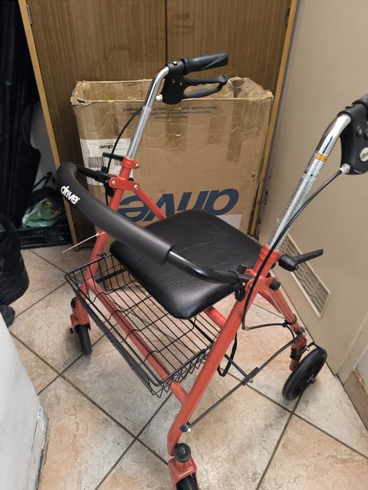 Chodzik dla seniora nowy