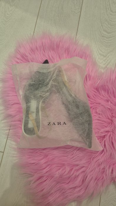 Босоніжки  zara з гострим носом