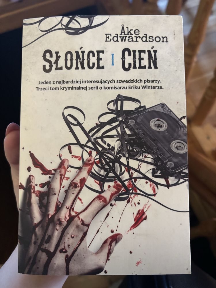 Książka słońce i cień ake edwardson