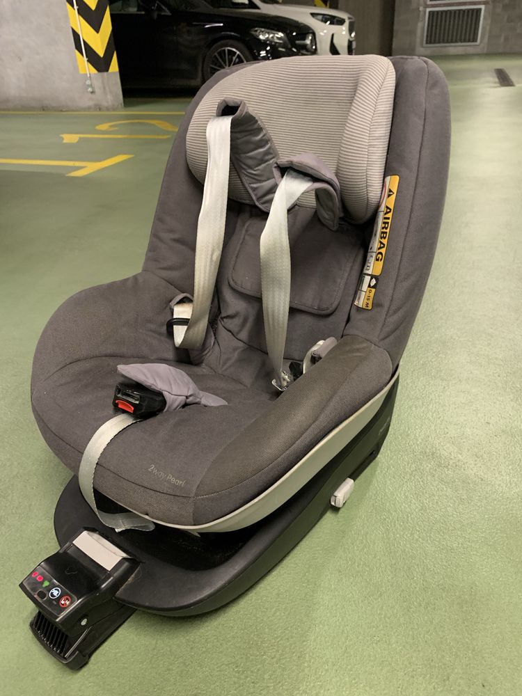 Fotelik Maxi Cosi 2 way pearl z bazą isofix