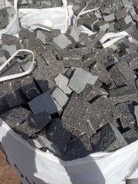 Бруківка гранітна