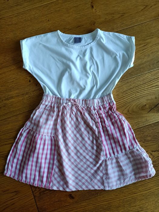 Elegancka sukienka w kratę, rozmiar 110