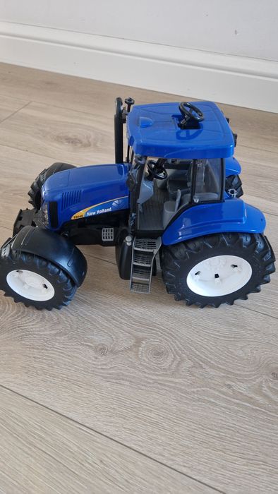 Traktor Bruder niebieski