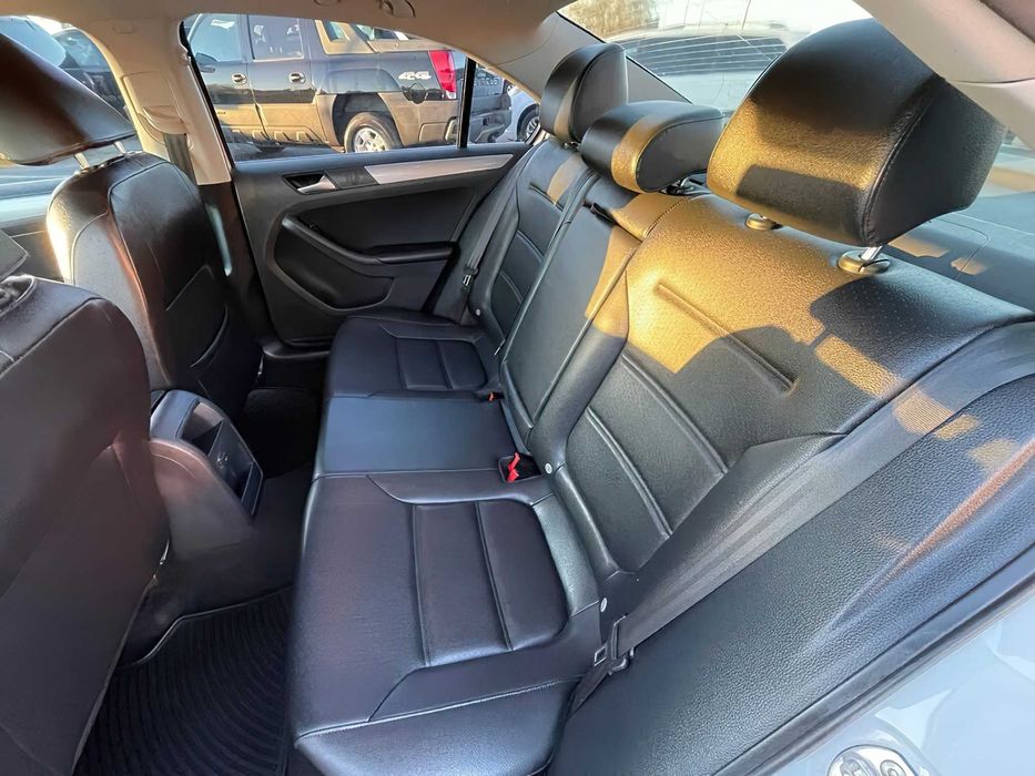 Volkswagen Jetta 1.4T SE      2017