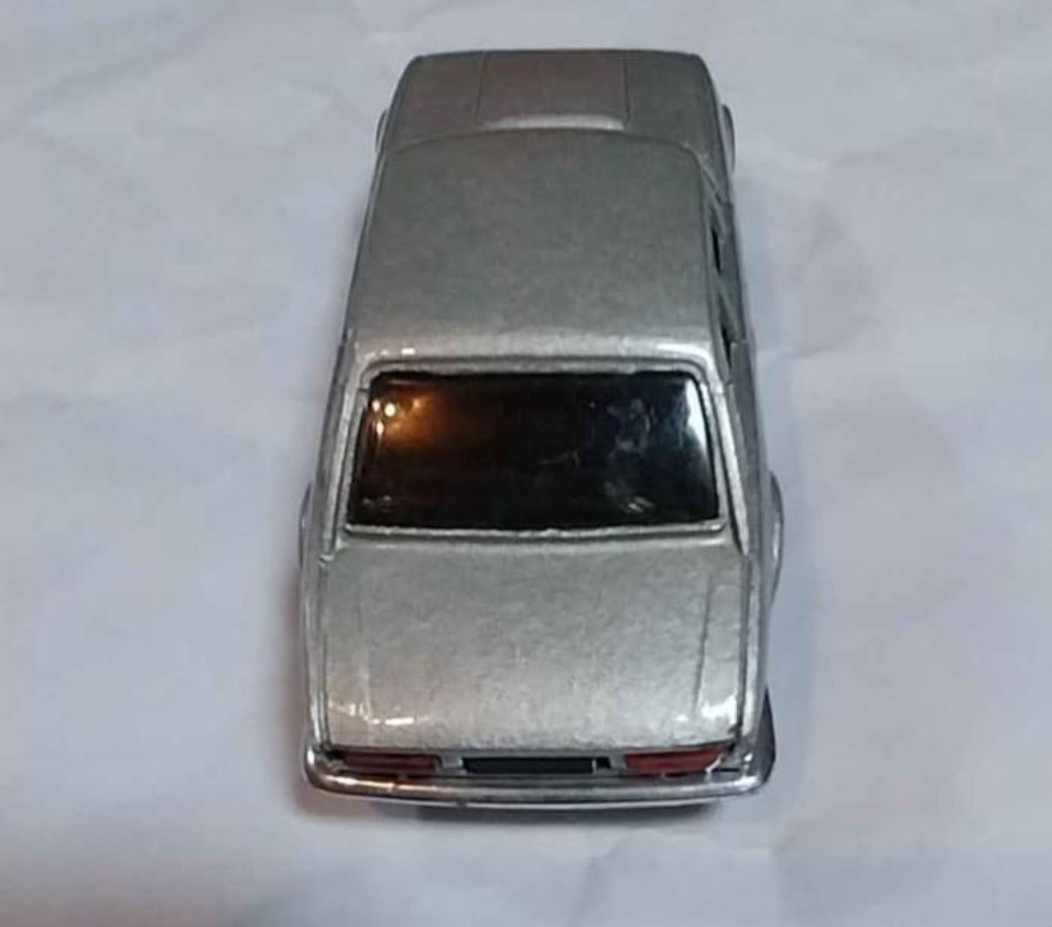Miniatura da Solido Peugeot 504 escala 1/43