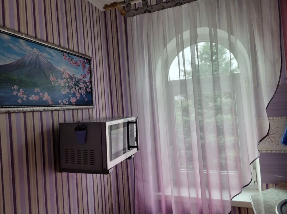 Будинок з великим критим басейном для Вас!