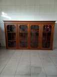 Vitrine para móvel de sala em mogno