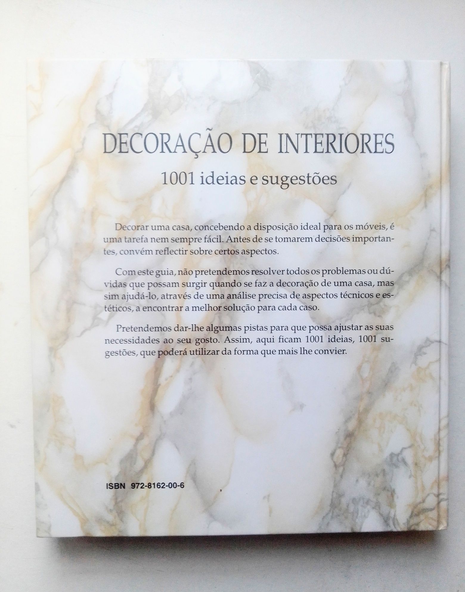 Livro Decoração de interiores.