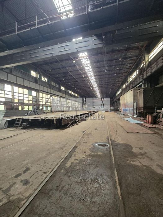 Оренда виробничого приміщення 1750м2 у центрі міста (поруч з метро)