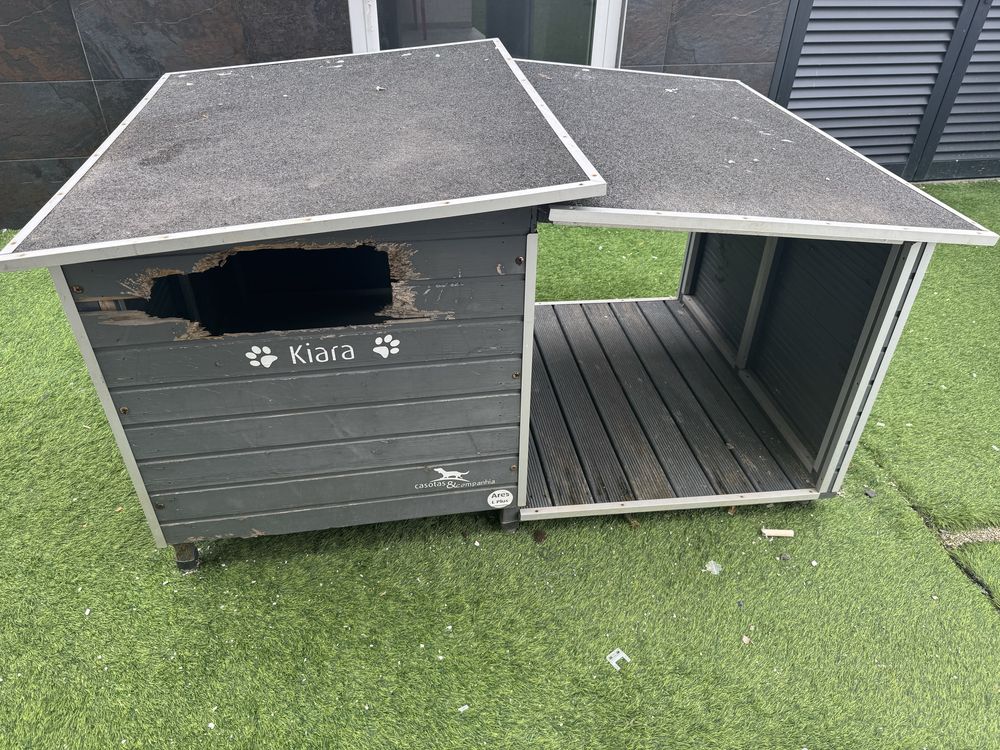 2 casotas uma Ares XXL Plus e uma Ares L Plus