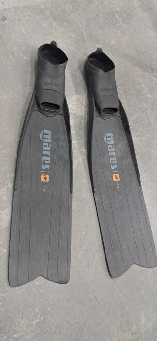 Продам ласты и костюм