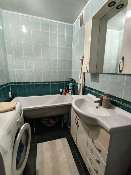 Продається трикімнатна квартира з а/о на м'ясокомбінаті