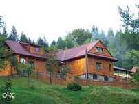 Domek w górach  nad rzeką w lesie weekend wakacje przy szlakach