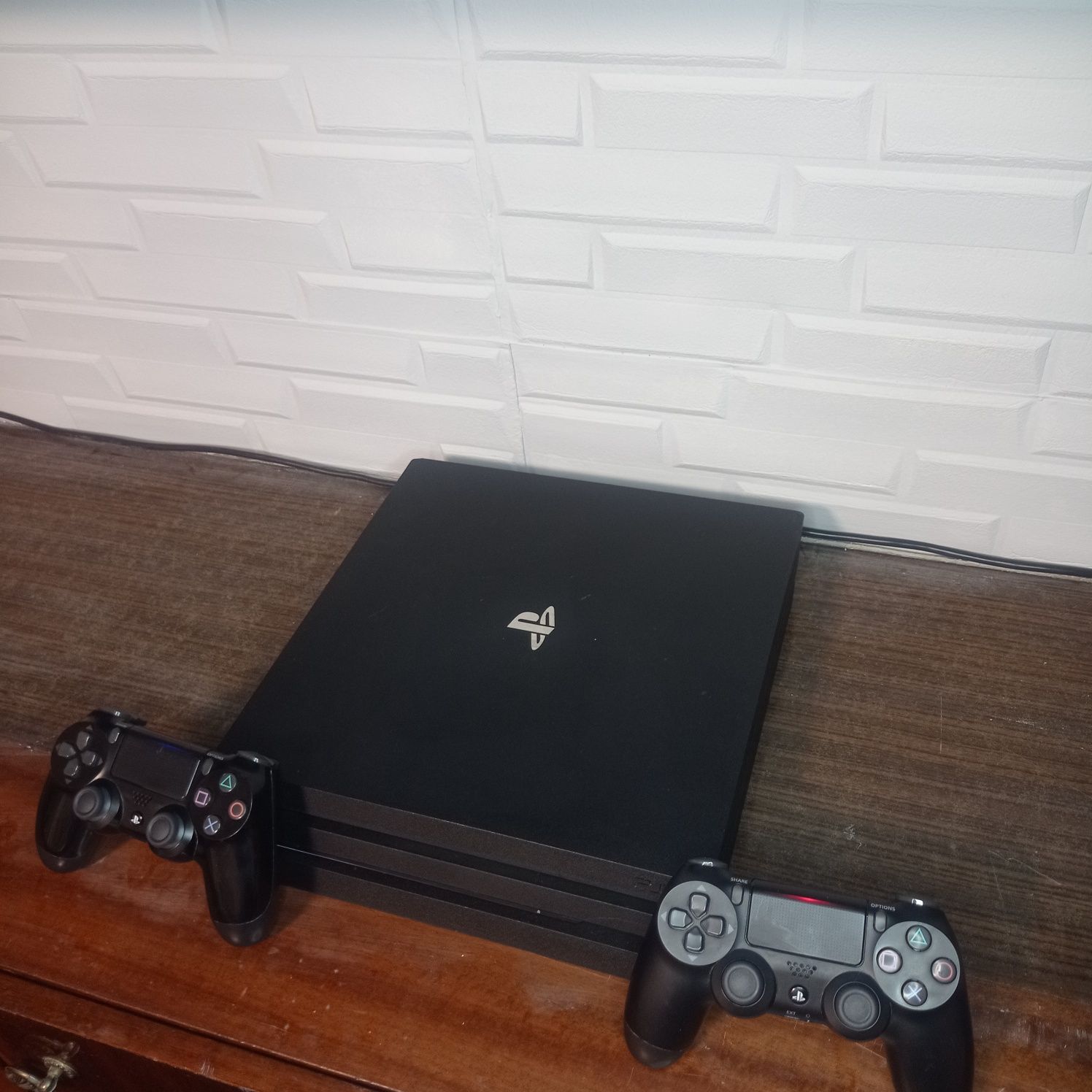 PS4 Pro 1Tb. 72ая ревизия. Год гарантии!