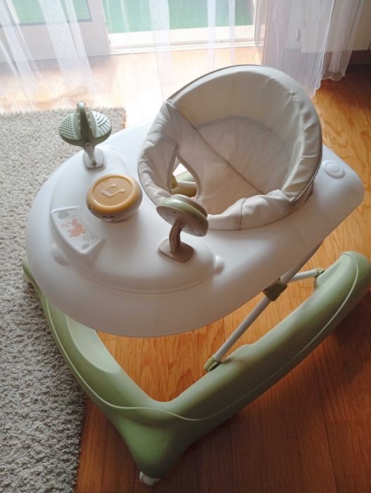 Vendo voador de bebé como novo