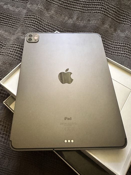 iPad Pro 11” (2. generacja) 128 GB Wi-Fi + Cellular + nowe etui