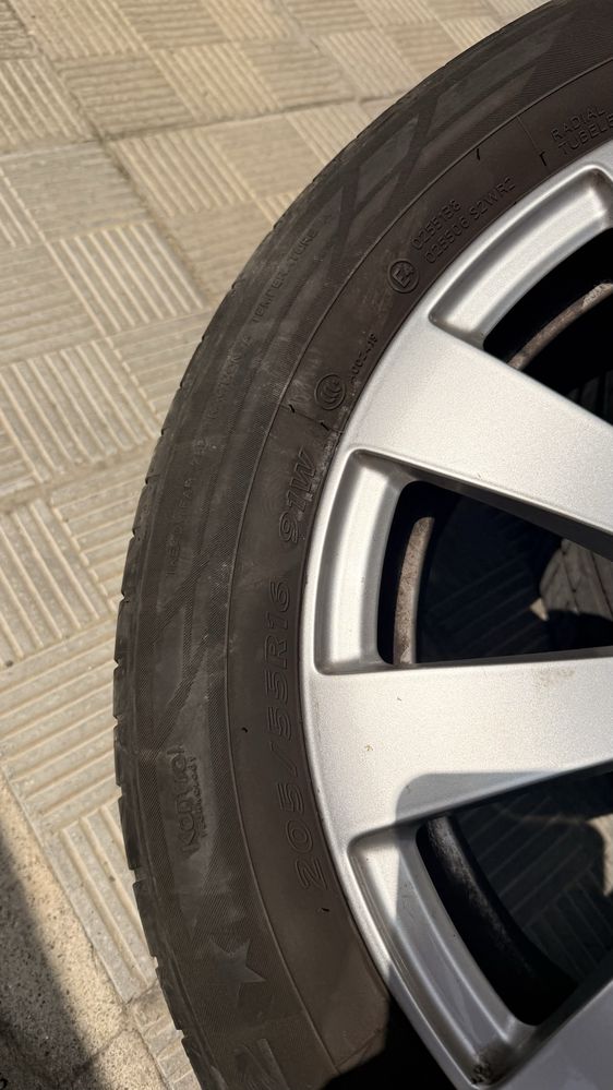 Jantes originais Mercedes R16 com pneus novos