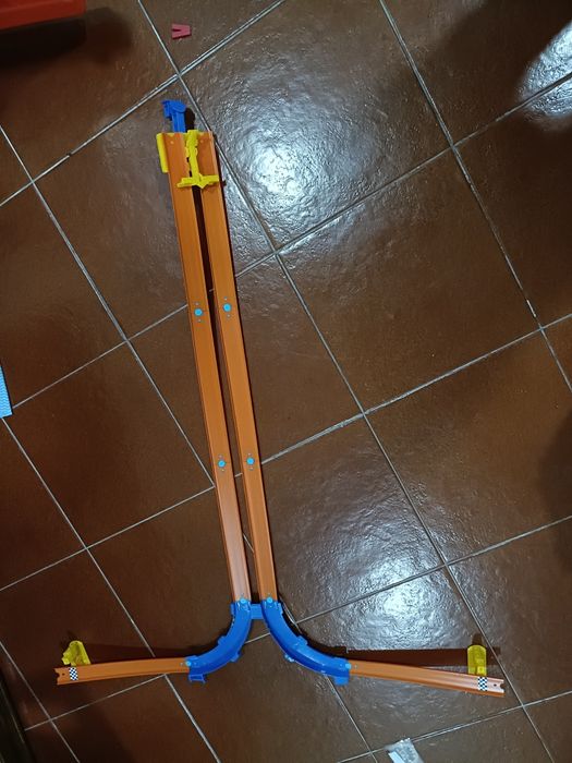 Pista hotwhells vertical