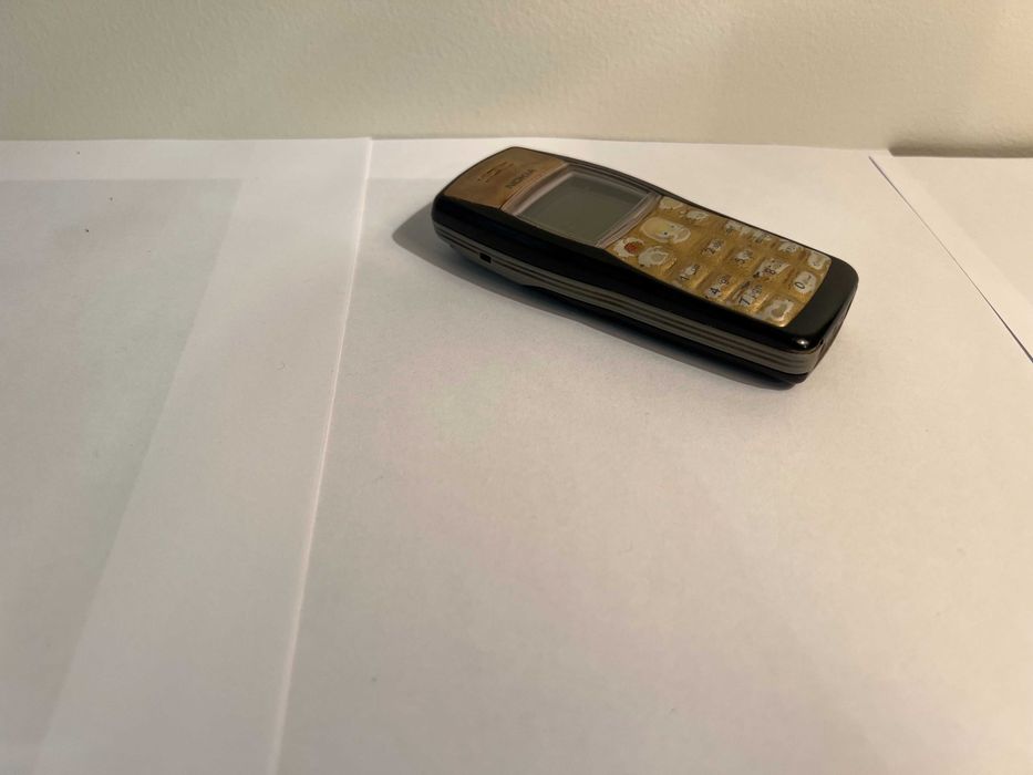 Telemóvel Nokia 1100 (desbloqueado e em funcionamento)