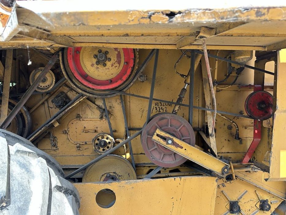 Kombajn zbozowy bizon super z 056