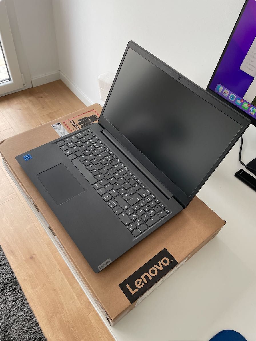 Lenovo V15 IGL Intel Celeron N4020/8GB/256GB SSD/15.6"