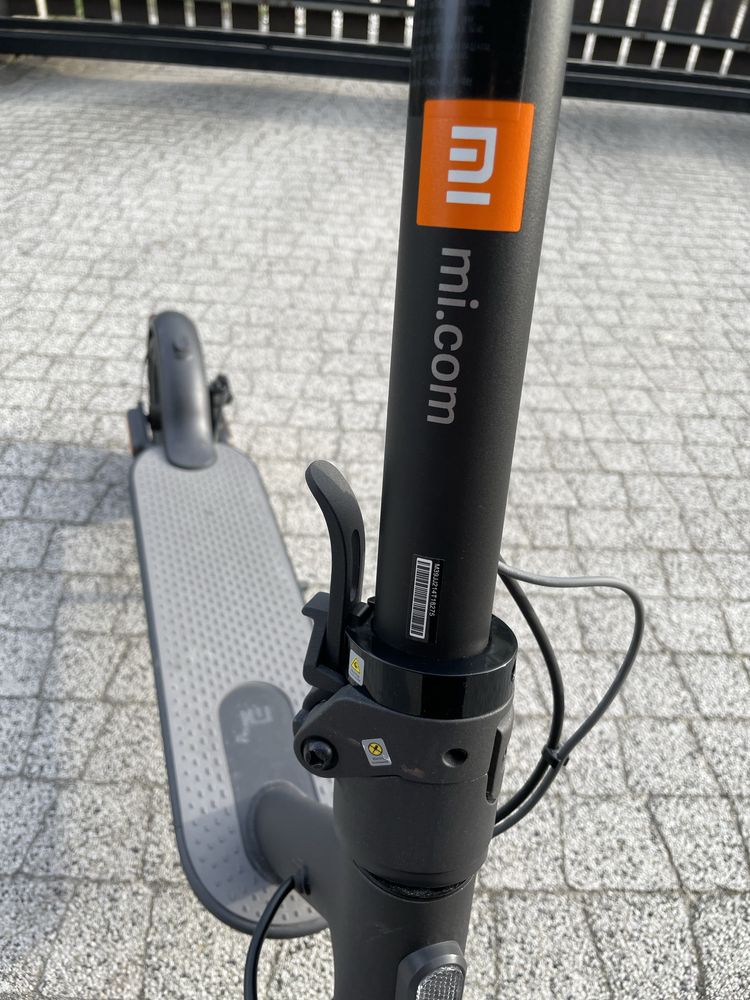 Hulajnoga Xiaomi Mi Electric Scooter Essential 250 W 20 km/h