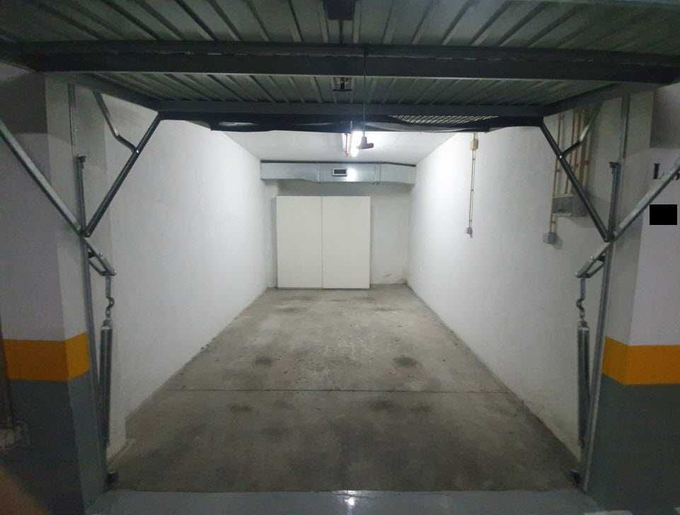 Garagem/Box com Carregamento p Carro