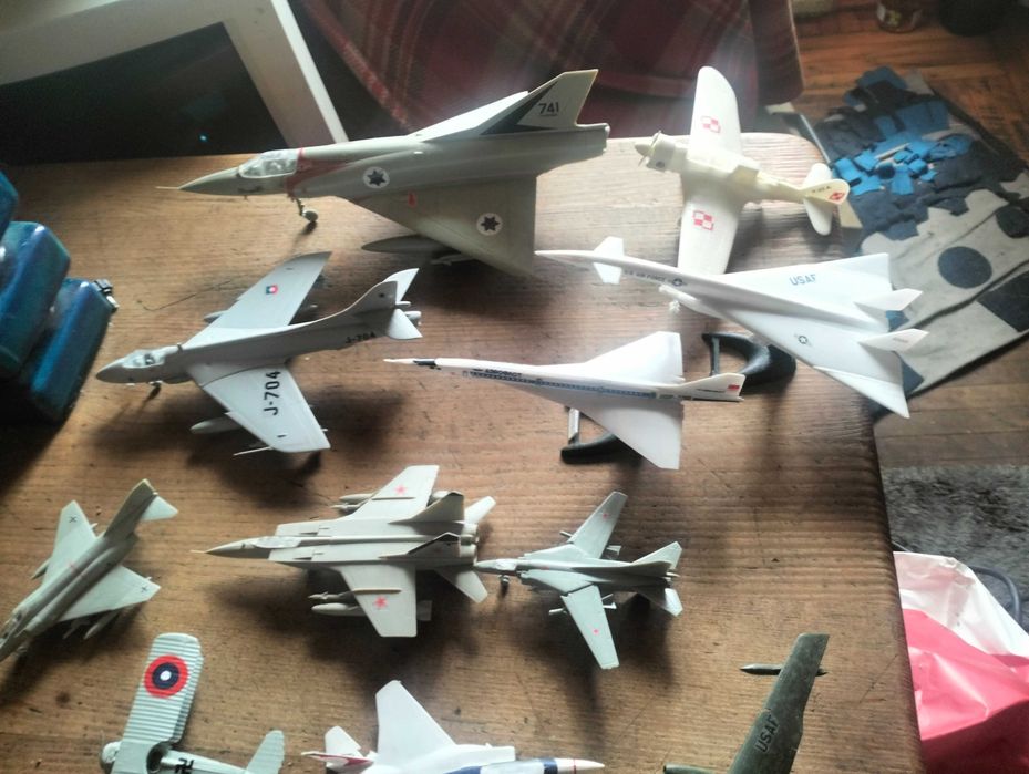 Sprzedam stare modele samolotow plastikowe