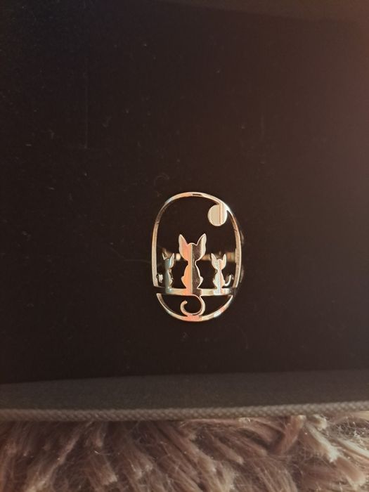 Anel em aço com gatinhos