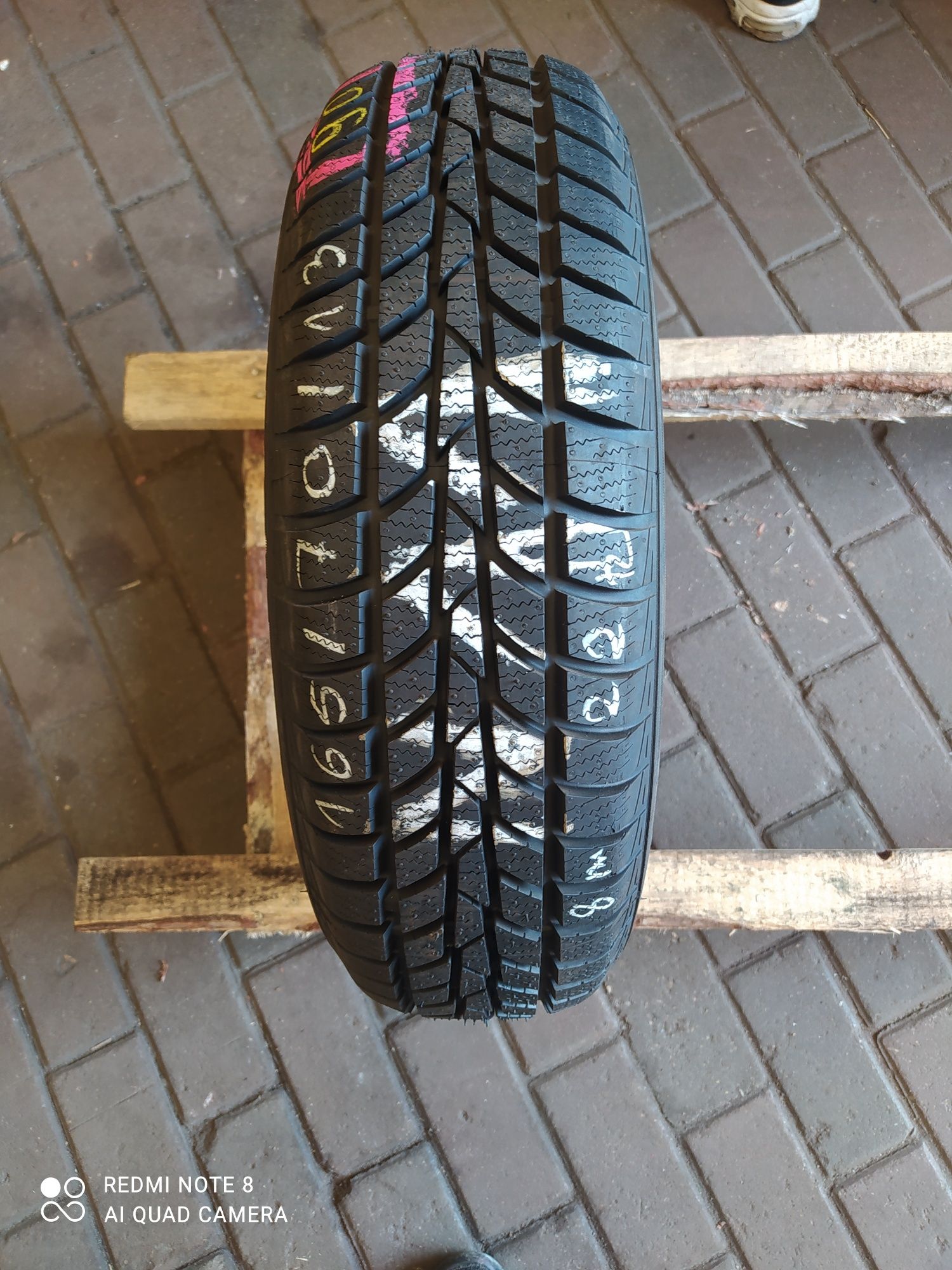 N11 165/70/13 79 t Hankook Winter icept RS