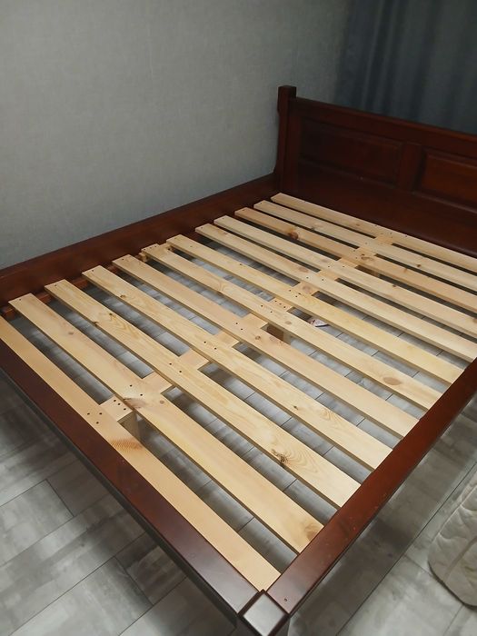Деревяне ліжко під матрац 160 на 200