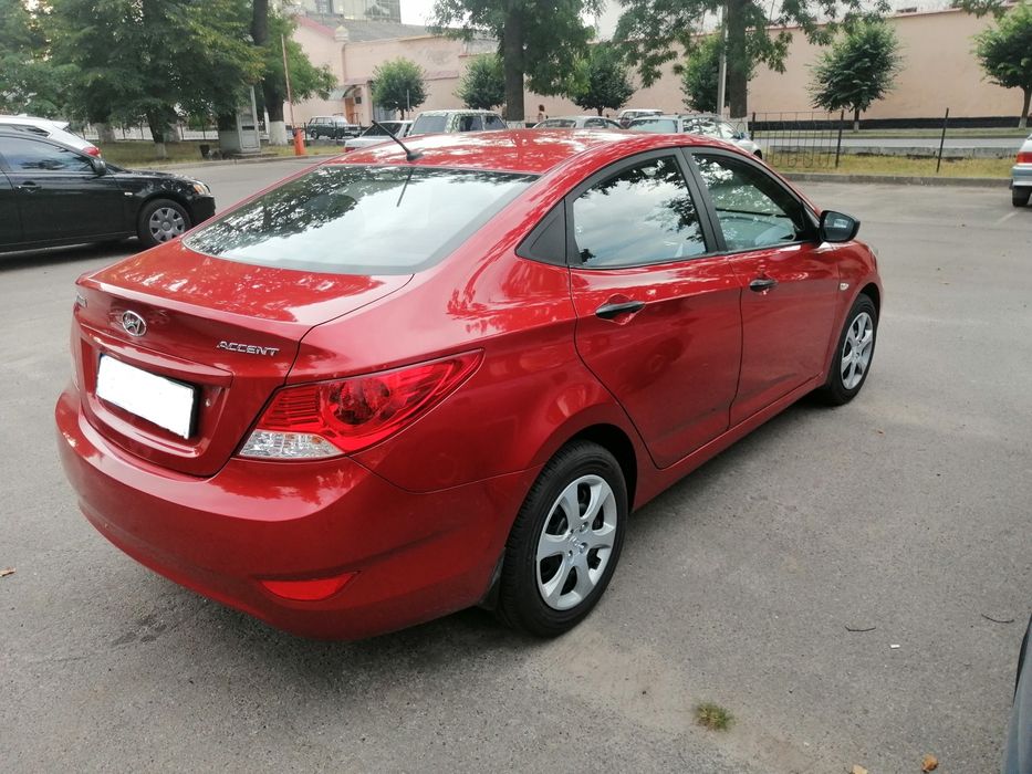 Оренда Хюндай Акцент таксі