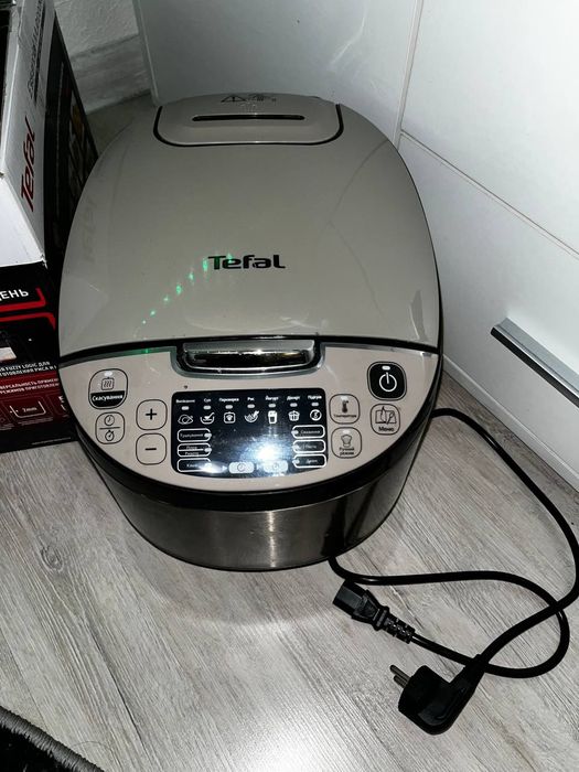 Продам новую мультиварку Tefal Essential Multicooker RK321A34 5 л.
В и