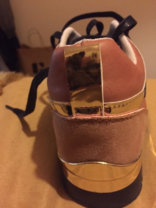 Ténis Guess não originais 20 euros tamanho 40