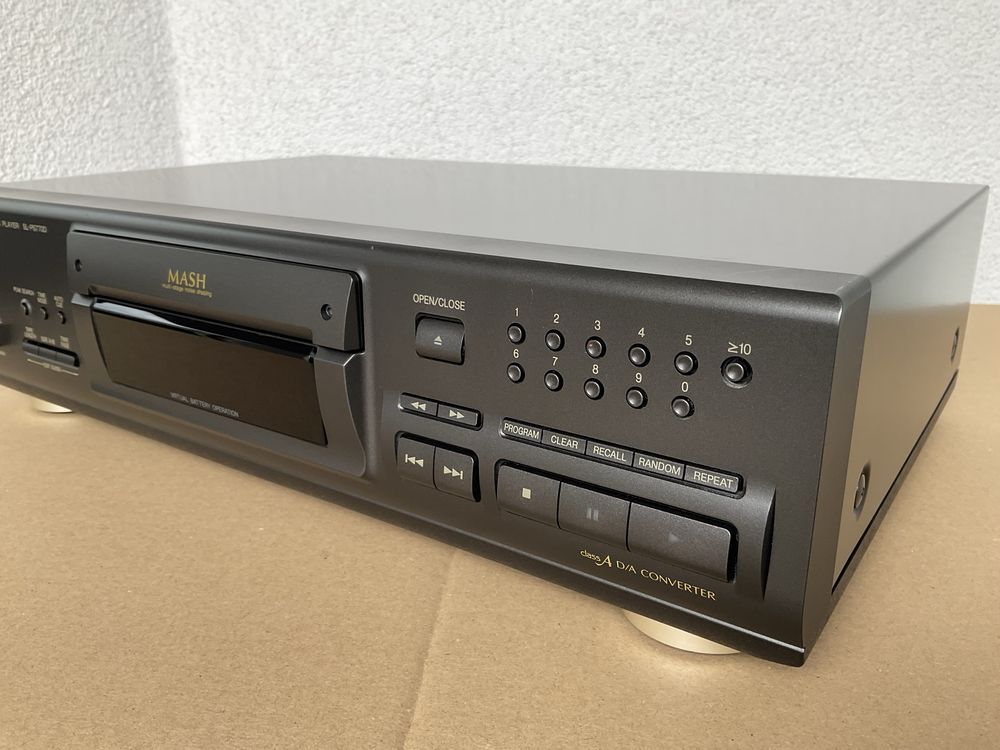 CD Technics SL-PS770D.