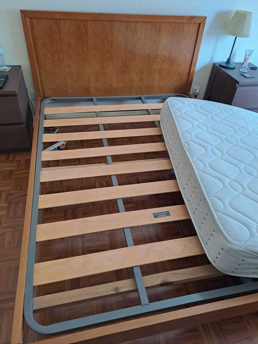 Cama casal + colchão + estrado