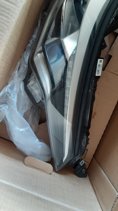 Lampa przednia prawa TOYOTA CHR stan bardzo dobry FULL LED