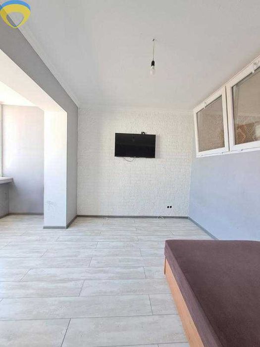 Продам затишну 2-кімнатну квартиру з капітальним ремонтом — Авангард!