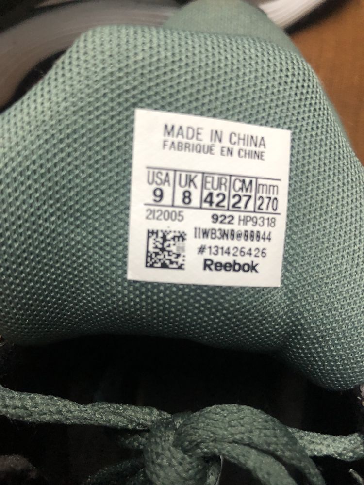 Tenis rebook usados poucas vezes
