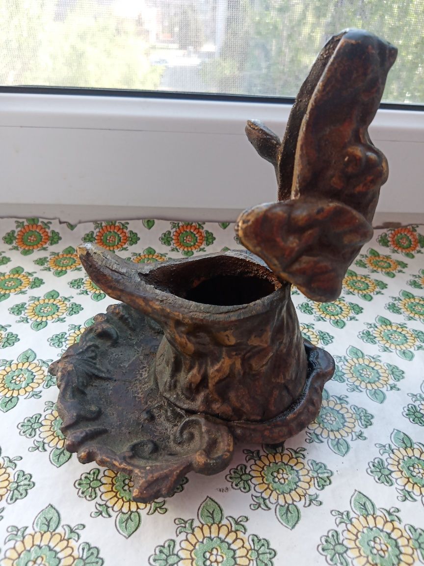 Бронзова попильничка,собача голова.