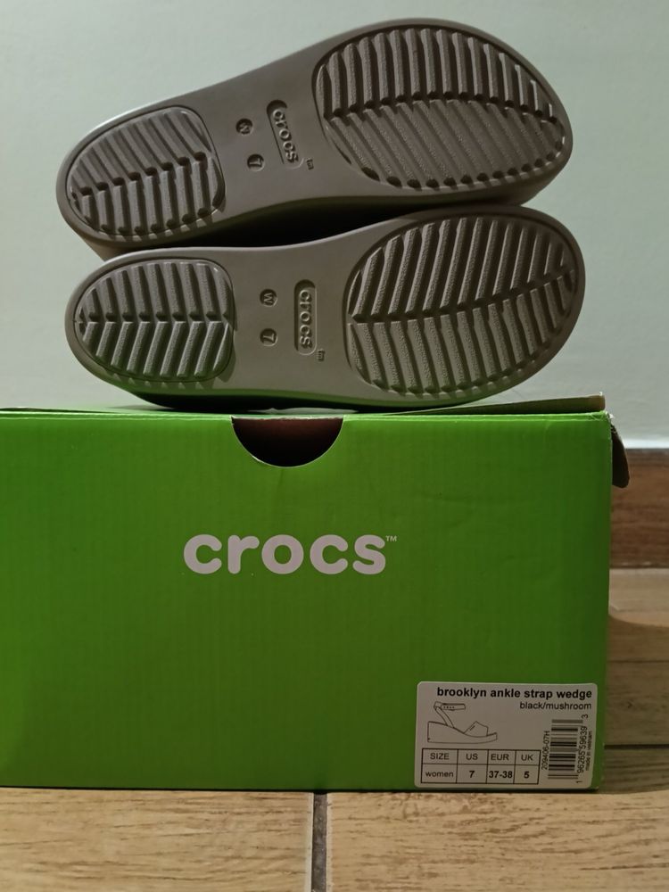 Босоніжки Crocs Brooklyn