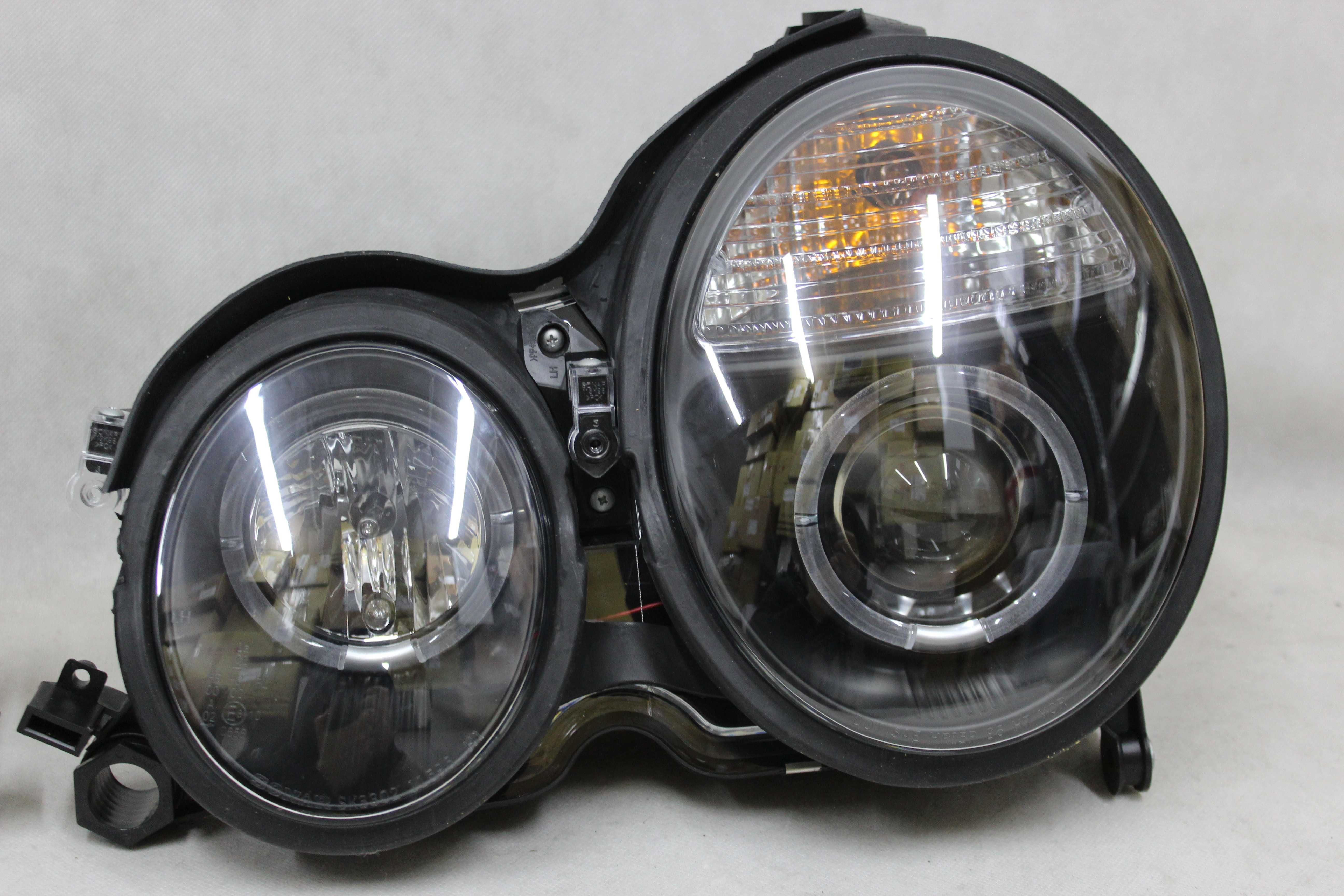 Lampy reflektory przednie przód MERCEDES E W210 r.97-02 LED RINGI NOWE